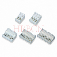 2,54 mm pitch-doorvoer IDC met polariserende lipjes M2051-NR